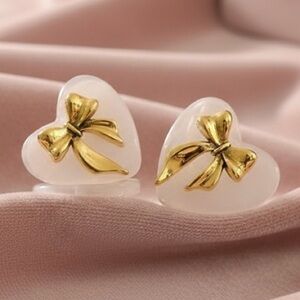 Hearts & Bows Earrings 🤍